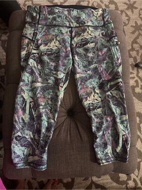Lulu lemon cropped leggings with pocket